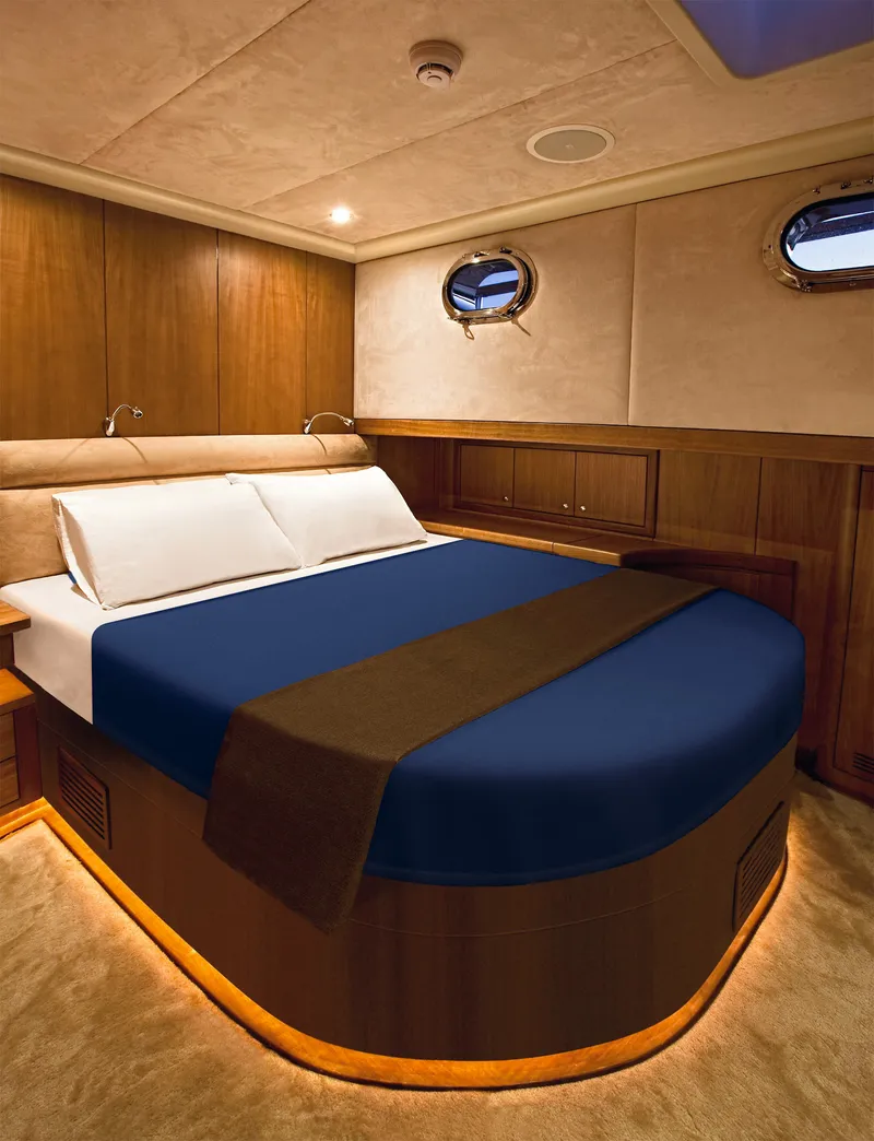 Miss Be yacht interior or exterior view