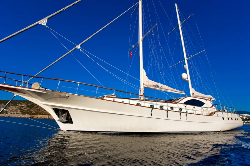 Miss Be yacht interior or exterior view