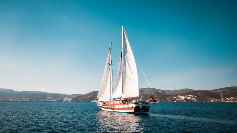 Wicked Felina yacht aerial view